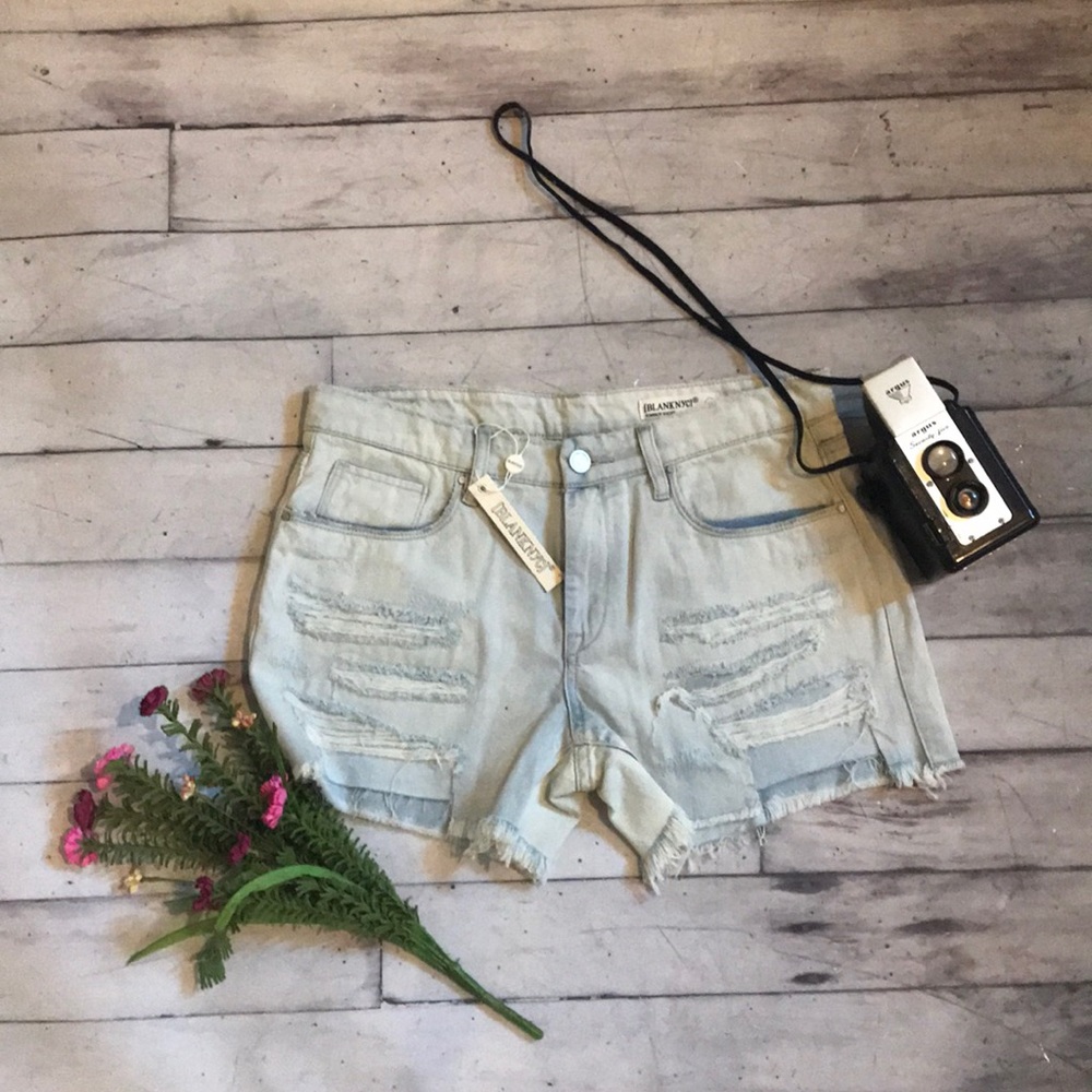Blank NYC distressed tomboy shorts